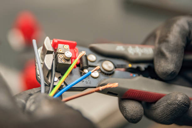 Best Local Electrician Companies  in Pekin, IL